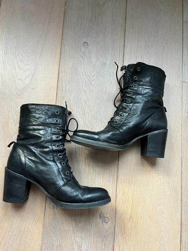 Zwarte WALK IN THE PARK Laarzen mt 38 ZGAN Met hak, Kleding | Dames, Schoenen, Zo goed als nieuw, Lage of Enkellaarzen, Zwart