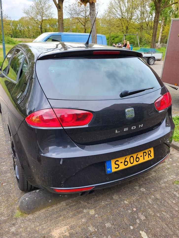 (Defecte) Seat Leon 1.4 TSI 92KW 2011 Zwart, Auto's, Seat, Particulier, Leon, Airbags, Airconditioning, Bochtverlichting, Centrale vergrendeling