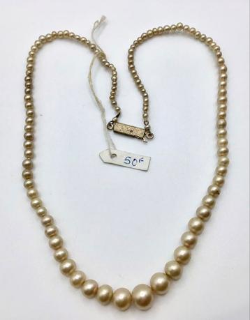 Art Deco parelketting Frankrijk met prijskaartje in Francs beschikbaar voor biedingen