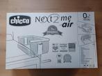 Co-sleeper Chicco next to me air stonegrey met 2 hoeslakens, Kinderen en Baby's, Babywiegjes en Ledikanten, Ophalen of Verzenden