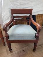 Antieke houten stoel met armleuningen, Huis en Inrichting, Stoelen, Ophalen of Verzenden, Gebruikt, Eén