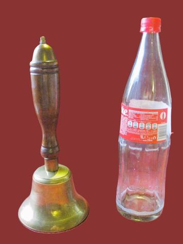 31cm hoge vintage authentieke schoolbel. beschikbaar voor biedingen