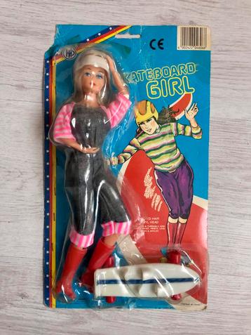 Skateboard Girl Vintage Barbie van Hans Postler  beschikbaar voor biedingen