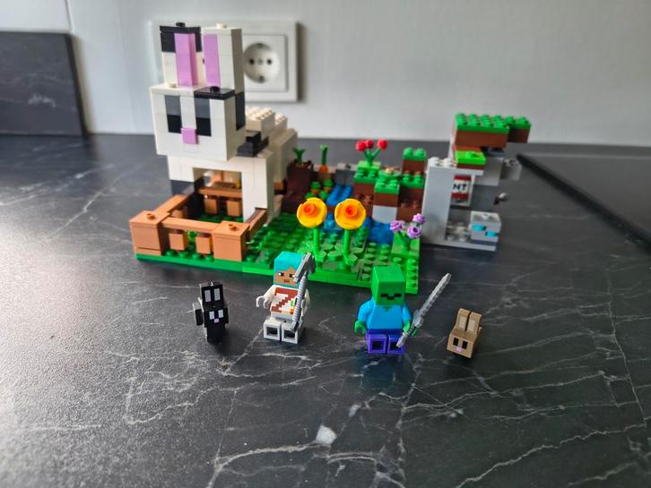 LEGO Minecraft De Konijnenhoeve - 21181, Kinderen en Baby's, Speelgoed | Duplo en Lego, Zo goed als nieuw, Ophalen of Verzenden