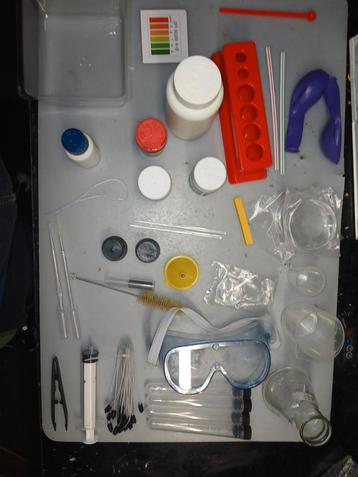 Complete Scheikunde Set beschikbaar voor biedingen