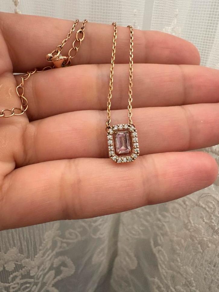 Swarovski Ketting - Roze, Sieraden, Tassen en Uiterlijk, Kettingen, Zo goed als nieuw, Overige materialen, Roze, Met kristal, Ophalen of Verzenden