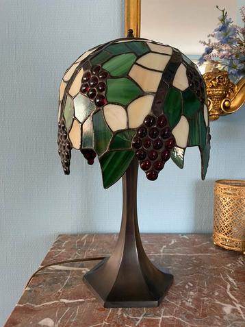 Tiffany Druivenlamp beschikbaar voor biedingen
