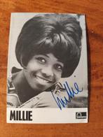 Gesigneerde fotokaart van Millie Small, Ophalen of Verzenden, Gebruikt, Poster, Artwork of Schilderij, Gesigneerd
