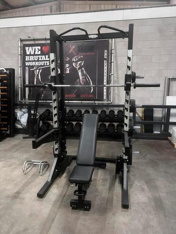 Technogym Pure Strength Halfrack,147,5kg Gewichten,Bankje beschikbaar voor biedingen