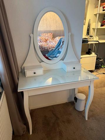 IKEA Hemnes kaptafel met spiegel beschikbaar voor biedingen