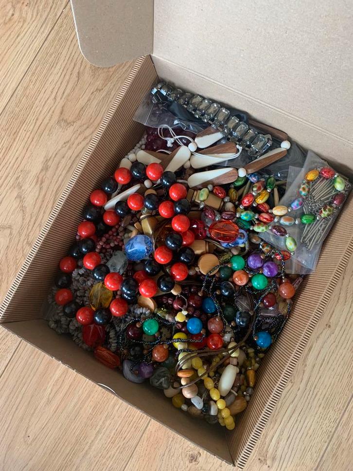 Lot oude kertingen, 40 stuks, 2.5 kilo TEAB, Sieraden, Tassen en Uiterlijk, Kettingen, Gebruikt, Overige materialen, Overige kleuren