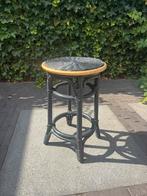 Rotan kruk zwart met goud, Huis en Inrichting, Krukjes, Ophalen, Gebruikt, Overige materialen