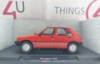 MCG 1:18 Peugeot 205 1984 rood nieuw in verpakking, Hobby en Vrije tijd, Modelauto's | 1:18, Ophalen of Verzenden, Nieuw, Auto