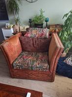 Grote fauteuil met slijtage op leuning, Huis en Inrichting, Fauteuils, Ophalen