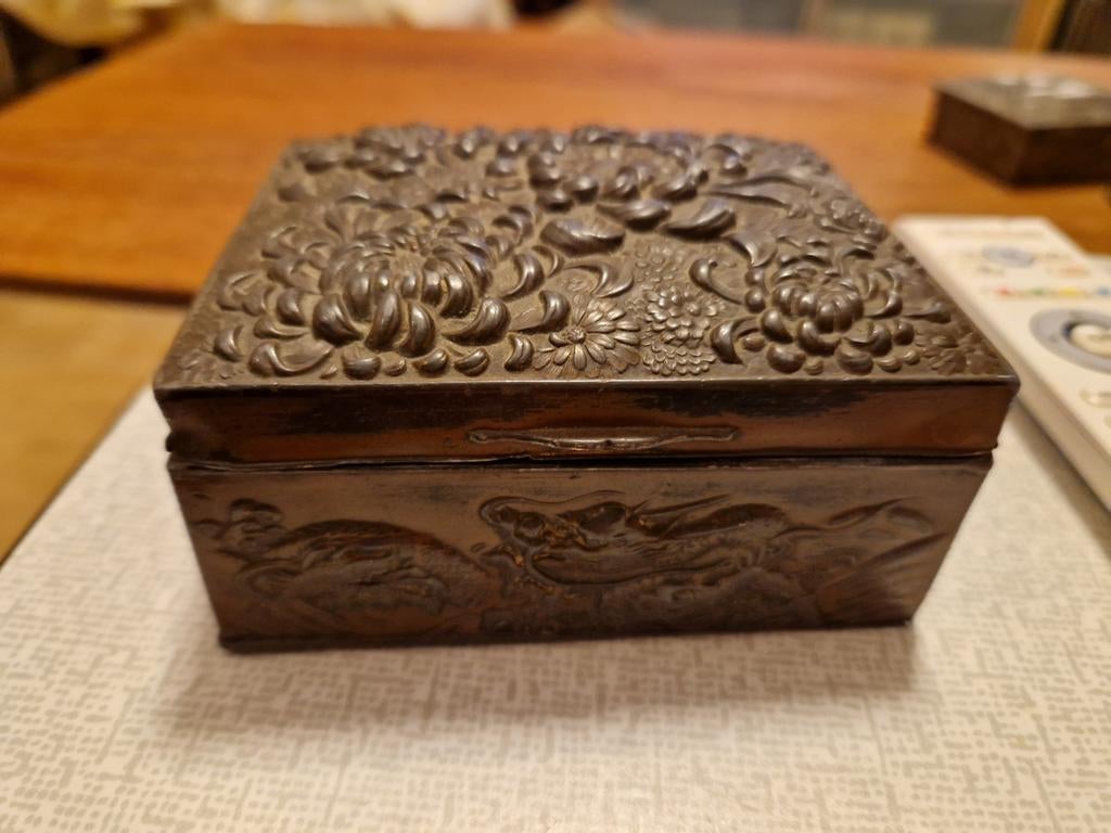 Goshentech Vintage metalen kast, metaal geplateerd koper, 18-20 capaciteit, oppervlakte imitatie smaragd ornament, geschenkdoos verpakking (brons, 85mm King Size