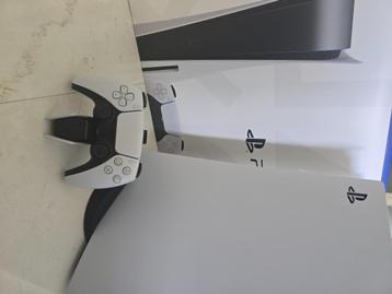 Playstation 5 disc editie met charging stand beschikbaar voor biedingen