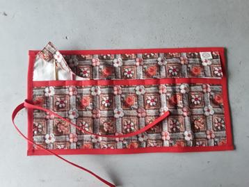 Haaknaalden-rol 'Granny square' voor minimaal 12 haaknaalden beschikbaar voor biedingen