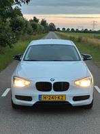 BMW 1-Serie 114I 3-DR 2013 Wit 211 PK!, Auto's, 65 €/maand, Zwart, 4 cilinders, 4 stoelen