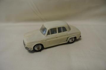 Modelauto oud Made in USSR No2 Dauphine Renault Tbilisi