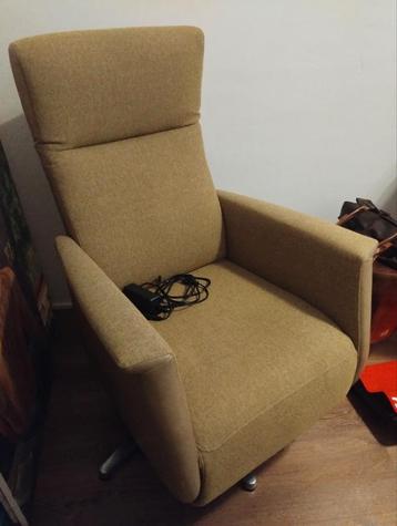 Prominent sta op fauteuil leer met stof  beschikbaar voor biedingen