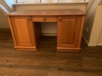 commode met bijpassende spiegel beschikbaar voor biedingen