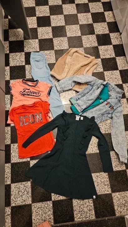 Merkpakket meisjes mt 140 Vingino, B.nosy, Nik&Nik, Kinderen en Baby's, Kinderkleding | Kinder-kledingpakketten, Zo goed als nieuw