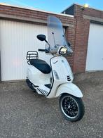 Vespa sprint white 2018, Fietsen en Brommers, Scooters | Vespa, Ophalen, Gebruikt, Benzine, Overige modellen