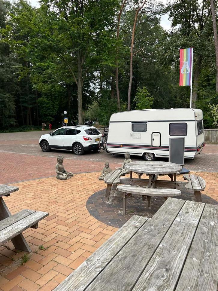 Burstner club caravan, Caravans en Kamperen, Caravans, Particulier, tot en met 4, 500 - 750 kg, Treinzit, Bürstner, Vast bed, tot 4 meter