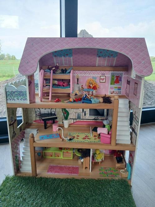 Poppenhuis met veel Goki accessoires, Kinderen en Baby's, Speelgoed | Poppenhuizen, Zo goed als nieuw, Poppenhuis, Ophalen of Verzenden