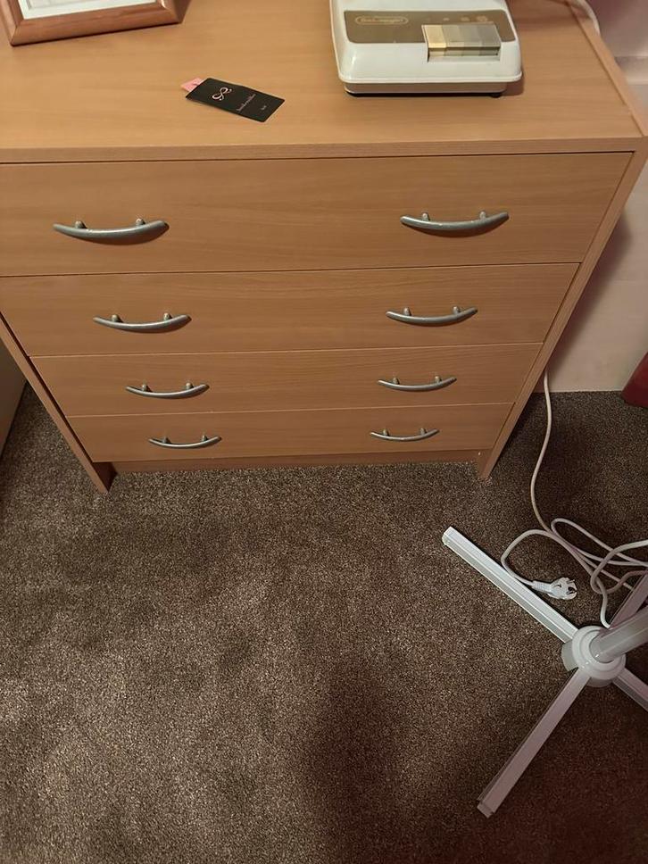 Commode met 4 lades, Huis en Inrichting, Kasten | Dressoirs, Gebruikt, 50 tot 100 cm, 25 tot 50 cm, Met lade(s), Overige houtsoorten