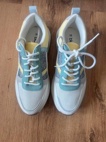 Sneakers Maat 38 beschikbaar voor biedingen