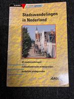 ANWB Stadswandelingen in Nederland, Gelezen, Fiets- of Wandelgids, Europa, Ophalen of Verzenden