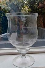 Grote glazen bokaal vaas glasop voet, is hoog H 32,5 B 20, Huis en Inrichting, Overige kleuren, Ophalen of Verzenden, Minder dan 50 cm