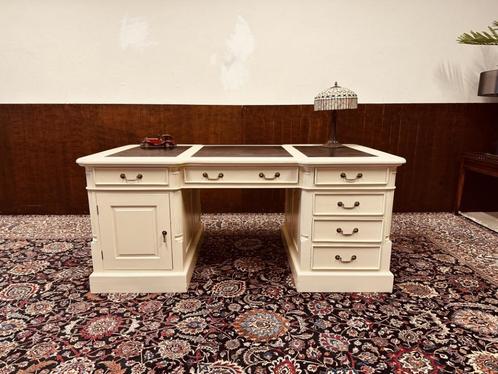 Klassiek Engels Wit Chesterfield Bureau Partnerdesk, Antiek en Kunst, Antiek | Kantoor en Zakelijk, Ophalen