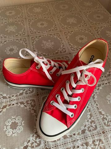 Converse All Star rood laag - Maat 40 beschikbaar voor biedingen