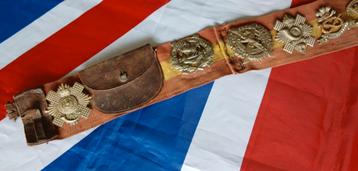 Britse 'Hate Belt' WO2 Cap Badges 'Trophy Belt' beschikbaar voor biedingen