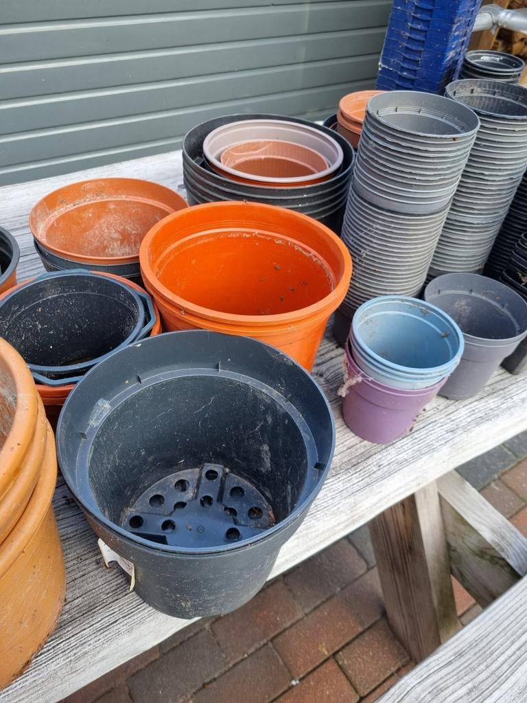 Plastic bloempotten/kweekpotten, Tuin en Terras, Kunststof, Rond, Ophalen of Verzenden, Minder dan 40 cm