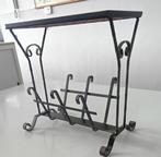 vintage krantenbak bijzettafel brutalistisch design jaren 70, Ophalen of Verzenden, Gebruikt