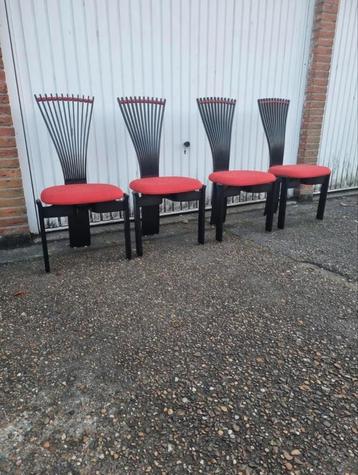 Totem stoelen 4  beschikbaar voor biedingen