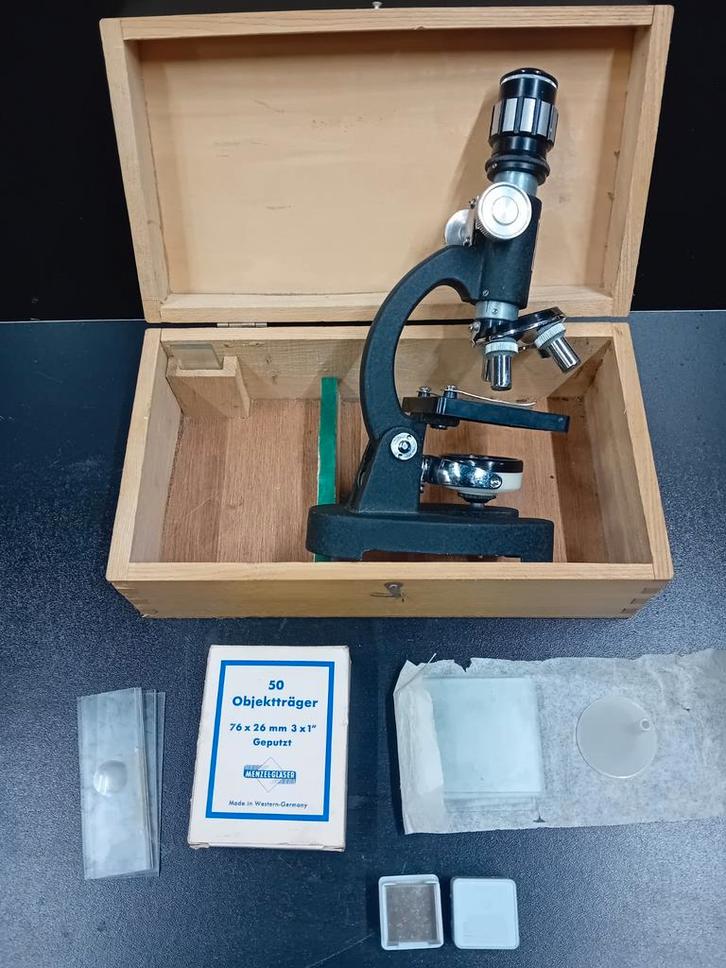 Vintage Biologische Microscoop met accessoires, Audio, Tv en Foto, Optische apparatuur | Microscopen, Gebruikt, Biologische microscoop