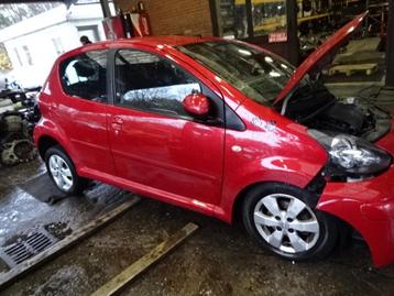 Toyota Aygo bj 2011 1KR b52 161000 km 5 deurs voor demontage beschikbaar voor biedingen