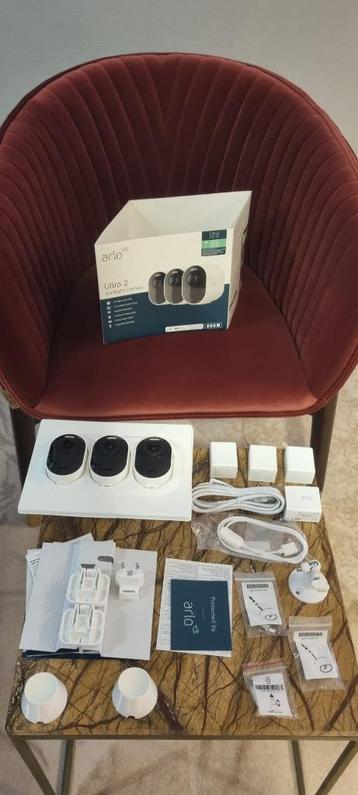 Nieuw 4K Arlo Ultra 2 incl HUB en met 3 camera's NIEUW beschikbaar voor biedingen