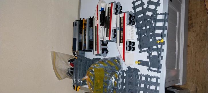 2 lego treinen de 60197 en 7897 niet geheel compleet, Kinderen en Baby's, Speelgoed | Duplo en Lego, Zo goed als nieuw, Ophalen of Verzenden