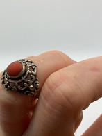 X375 Prachtige zilveren ring bloedkoraal maat 16,5, Sieraden, Tassen en Uiterlijk, Antieke sieraden, Ophalen of Verzenden, Zilver