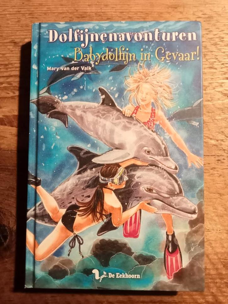 M. van der Valk - Babydolfijn in gevaar!, Boeken, Kinderboeken | Jeugd | 10 tot 12 jaar, Zo goed als nieuw, Ophalen of Verzenden