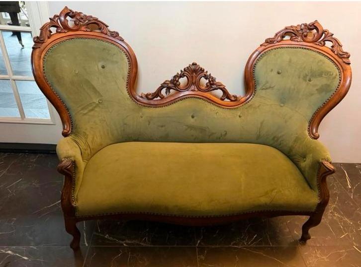 Antieke groene bank met houtsnijwerk, Antiek en Kunst, Antiek | Meubels | Stoelen en Banken, Ophalen
