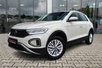 Volkswagen T-Roc 1.5 TSI Life Business | LED | DAB | Trekhaa, Auto's, Volkswagen, Zwart, 4 cilinders, 150 pk, Origineel Nederlands