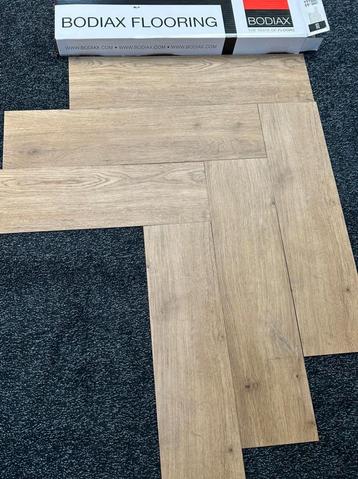 Pvc visgraat Bodiax Aringa Brazil Oak 205 - 100m² beschikbaar voor biedingen