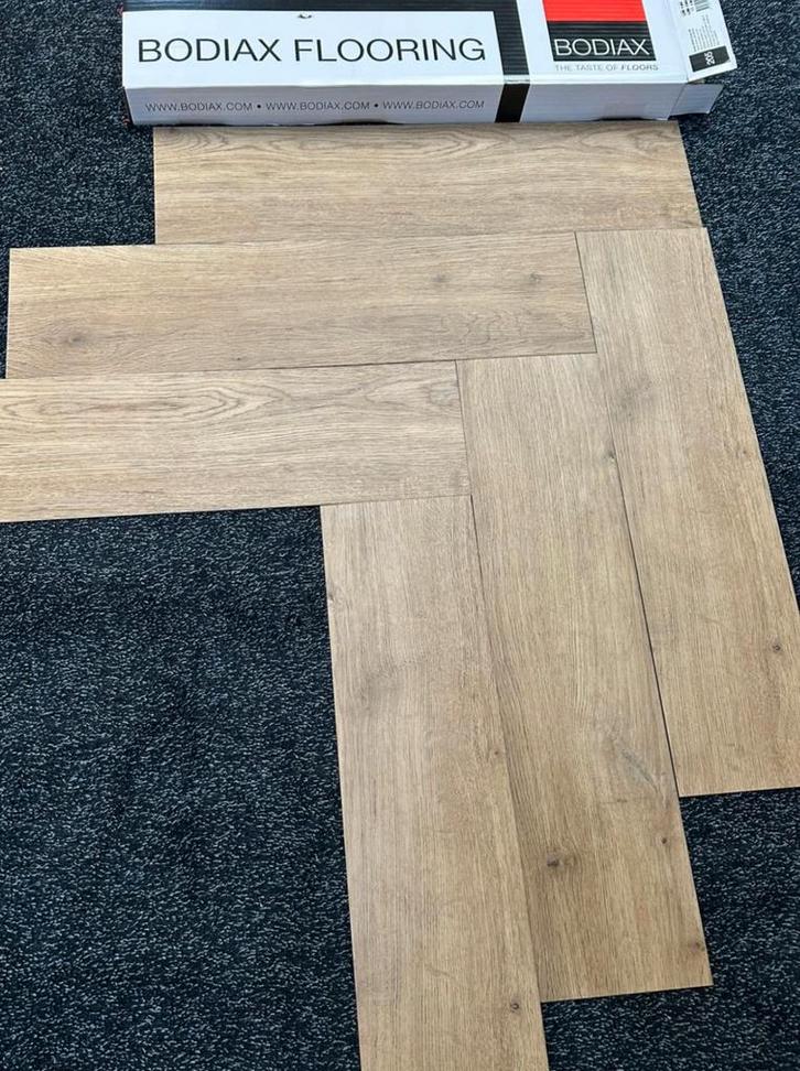 Pvc visgraat Bodiax Aringa Brazil Oak 205 - 100m², Huis en Inrichting, Stoffering | Vloerbedekking, Nieuw, Laminaat, 75 m² of meer