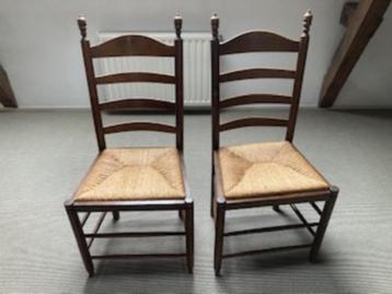 Set van 4 authentieke (biezen) eetkamerstoelen  beschikbaar voor biedingen